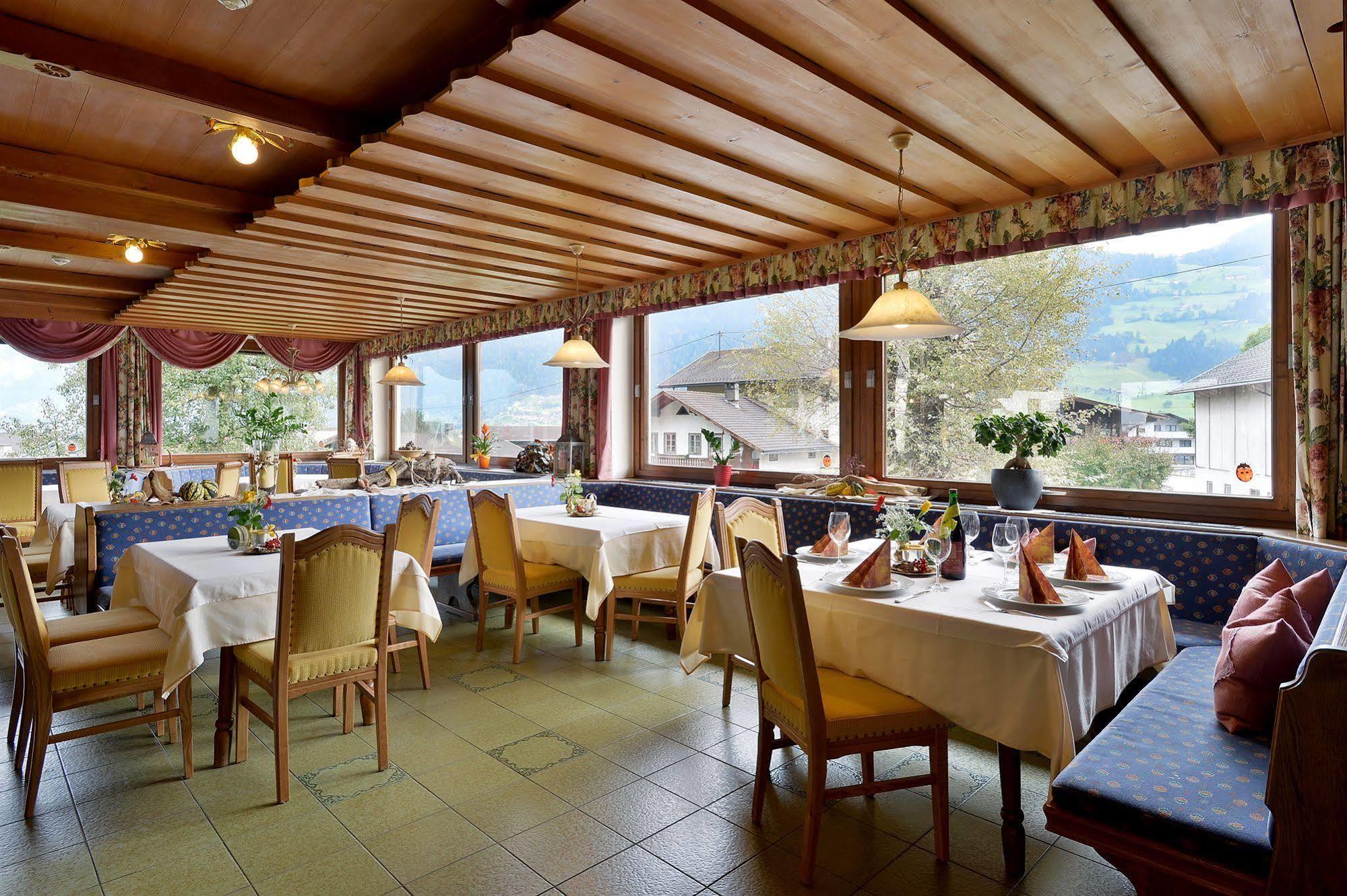 Hotel Gasthof Jaeger Zillertal Schlitters Exterior photo
